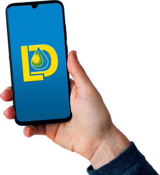 Hand hält Smartphone mit LD Logo